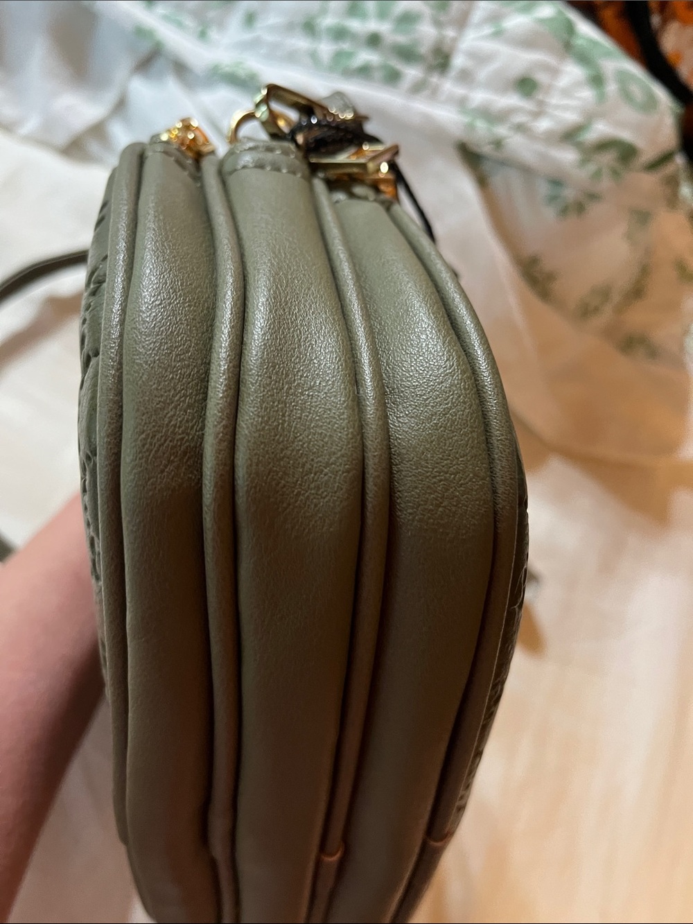 Olive Green Crossbody Bag with Bee Emblem - Picture 5 of 6